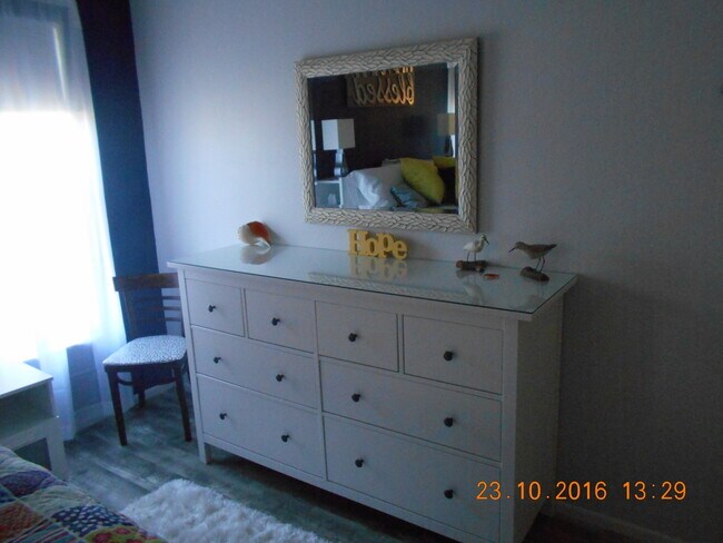 Building Photo - Seasonal Rental