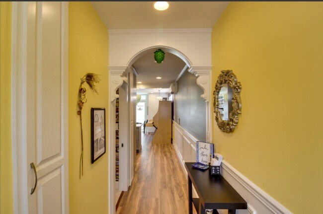 Building Photo - 6625 Amherst N St