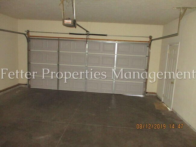 Building Photo - 3 Bedroom, North Side Home!!