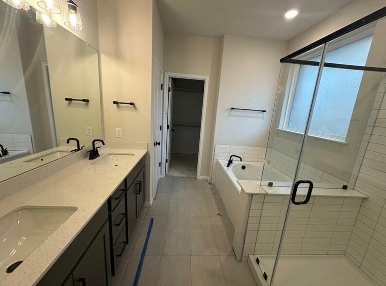 primary bath - 1020 Sienna Bear Rd