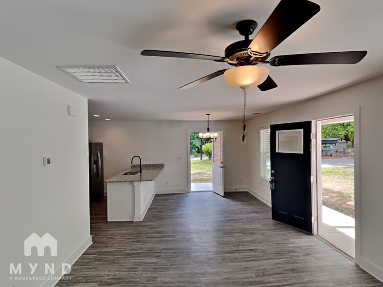Building Photo - 1506 Collinston Dr