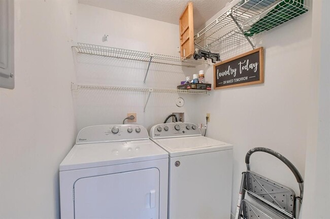 Building Photo - 65 Centennial Ct