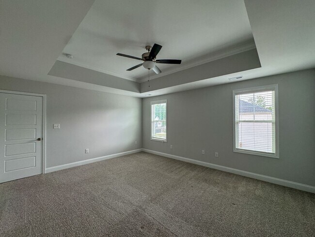Building Photo - Beautiful 3 Bed 2.5 Bath Home in Raeford