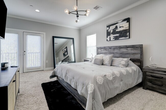 Building Photo - 1206 Cushing St