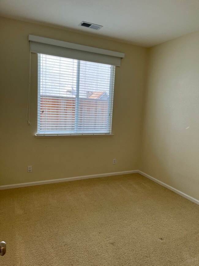 Building Photo - Beautiful Large Home in Wildhorse