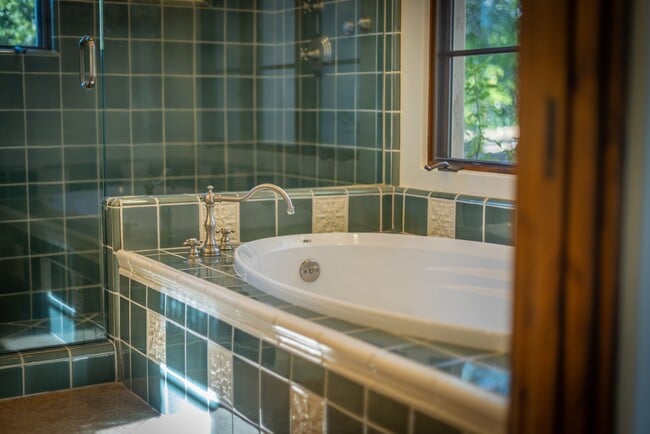 Building Photo - Outdoor Oasis