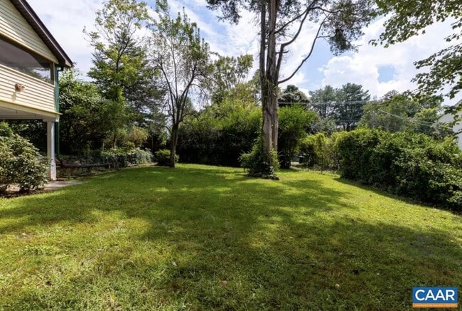 Building Photo - 243 Shamrock Rd