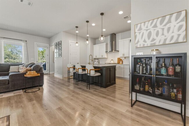 Building Photo - 4505 Post Loop