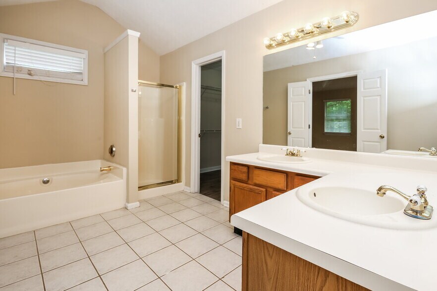 Building Photo - 3532 Quiet Creek Ct SW
