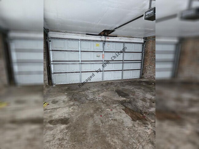 Building Photo - 3240 W 64th Pl