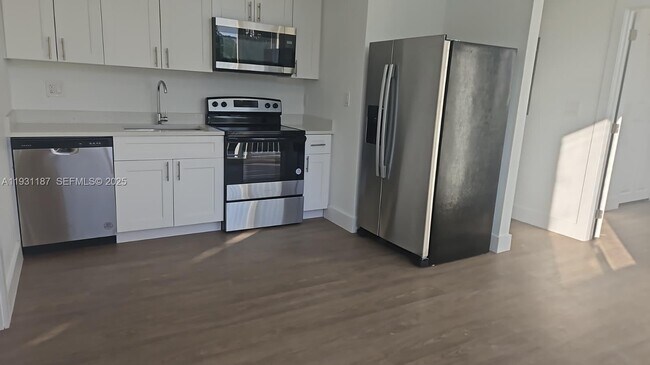 Building Photo - 1620 NW 18th St