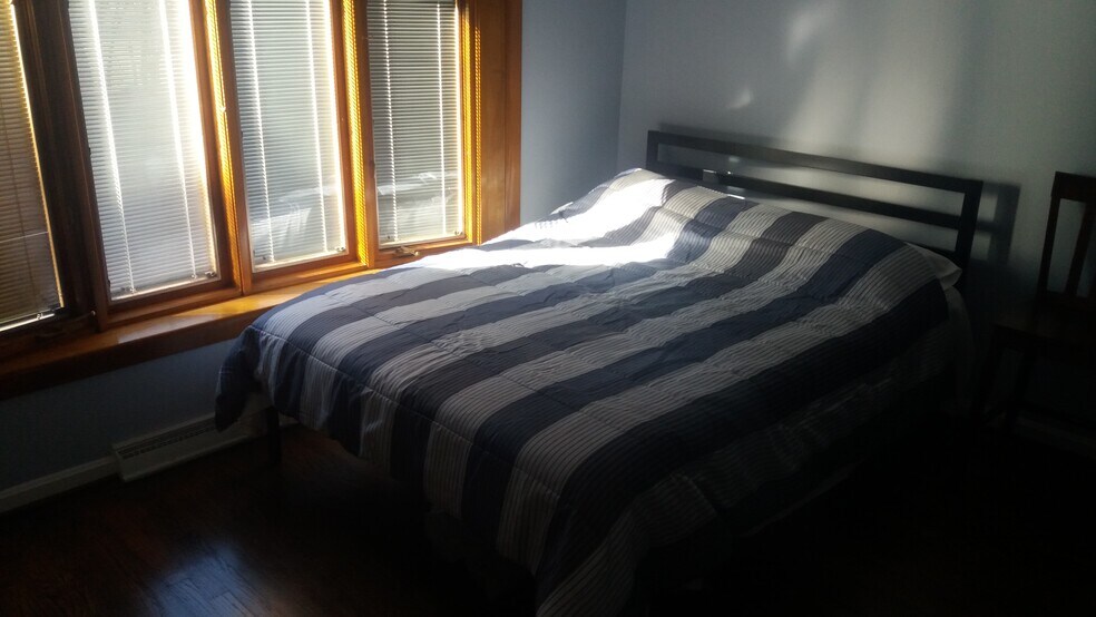 Building Photo - 37 Alexandria Dr