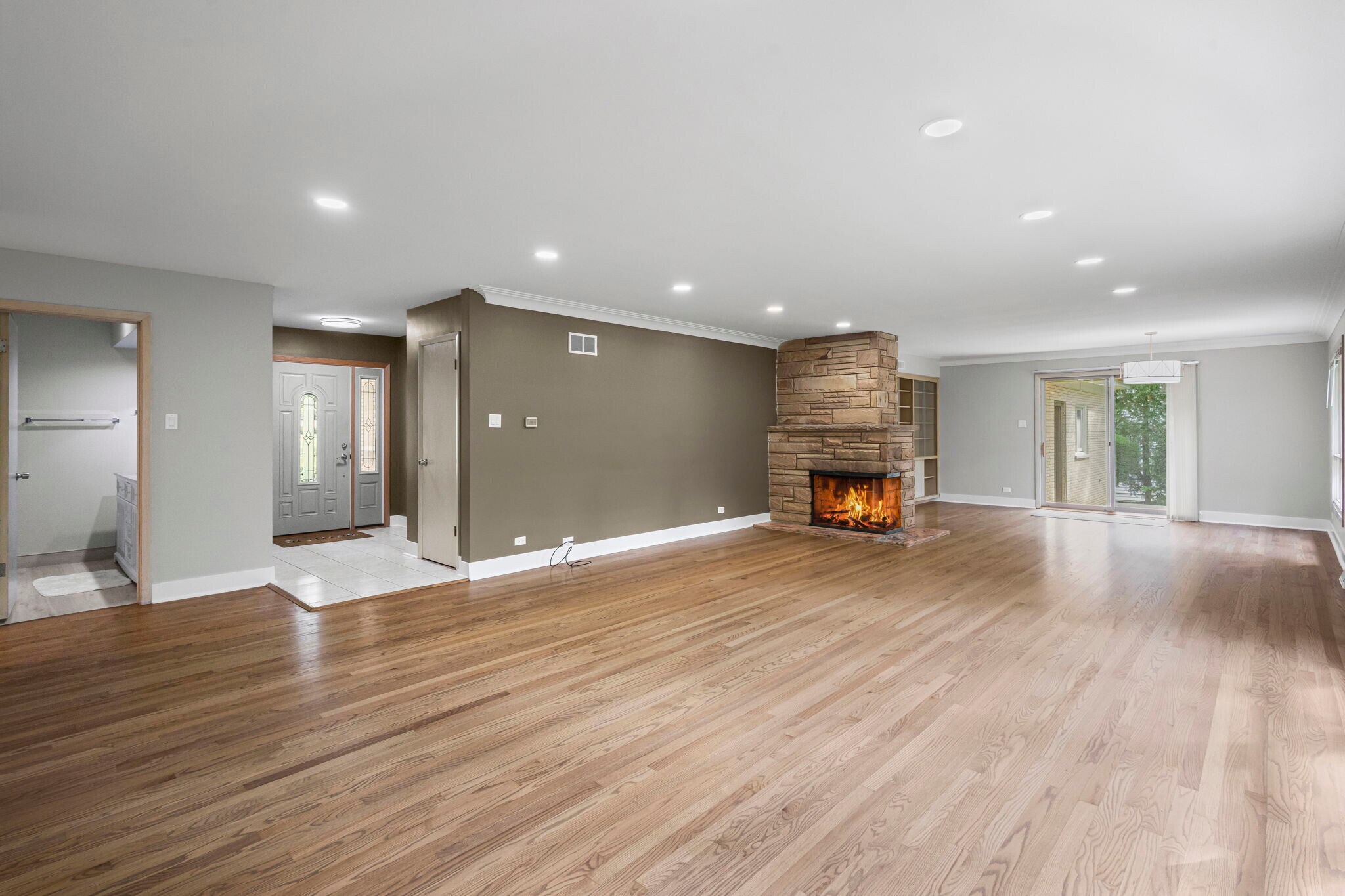 Building Photo - 2712 2nd Private Rd