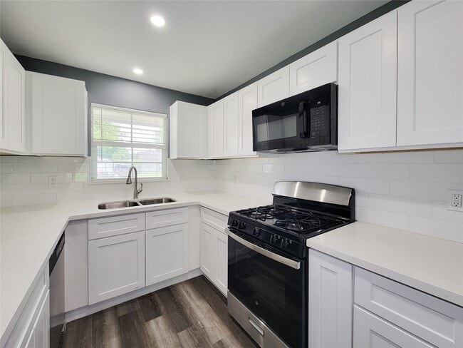 Building Photo - 6327 Mardale Dr