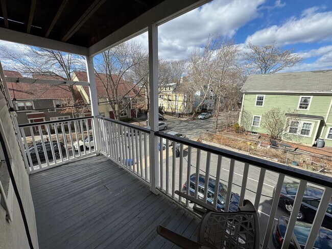 Building Photo - Beautiful 5 bed 2 bath in Cambridge.....