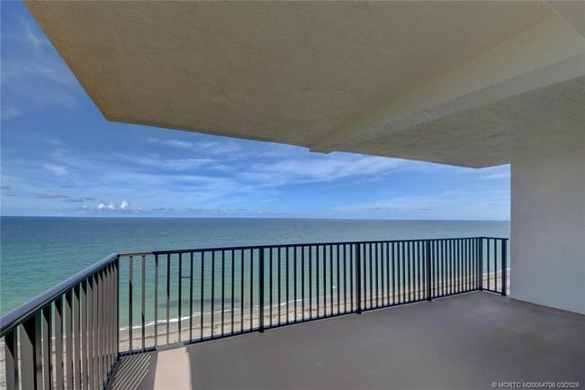 Building Photo - 10044 S Ocean Dr