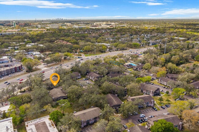 Building Photo - Chic & Cozy 2-Bed, 2-Bath Condo Retreat in Heart of Tampa