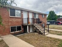 Building Photo - 2 Bedroom 1 Bath In Lakewood! Available Now!!