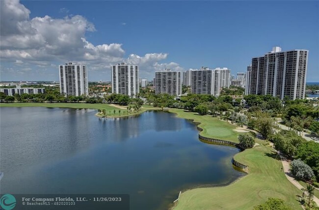 Building Photo - 20000 E Country Club Dr