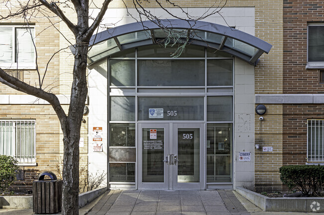 Entrance - 505 E 161st St