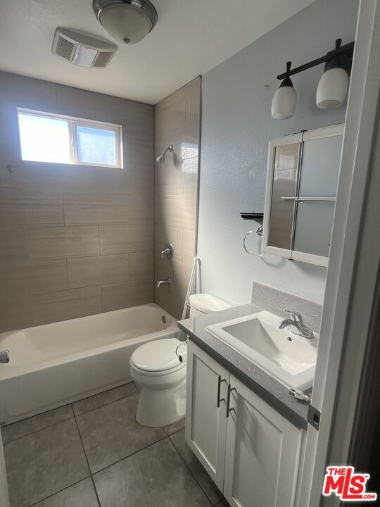 Building Photo - 225 E 30th St