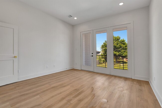 Building Photo - 3626 Amos St