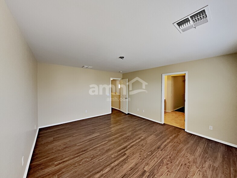 Building Photo - 11553 W Duran Ave