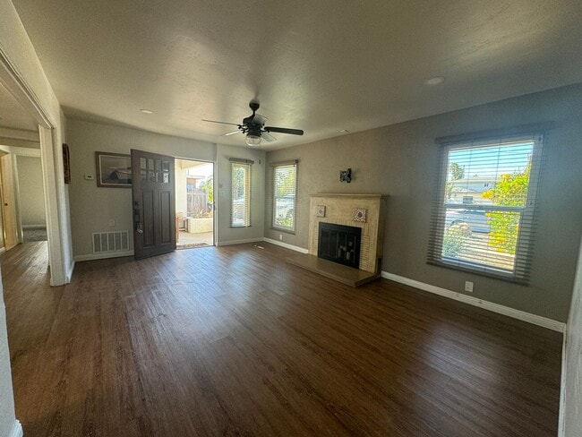 Building Photo - 3BR/2BA HOME available NOW in FLETCHER PAR...