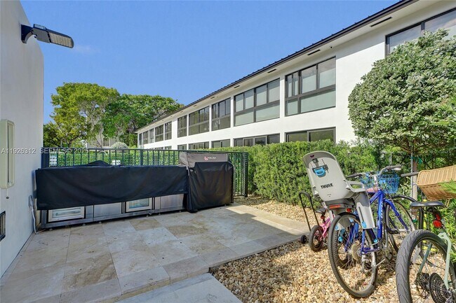 Building Photo - 200 Sunrise Dr