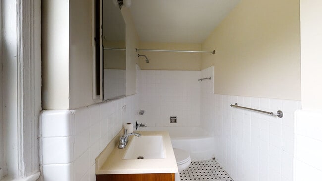 Building Photo - 309 Ridge-1