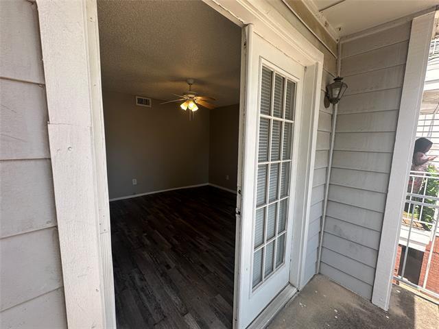 Building Photo - 9823 Summerwood Cir