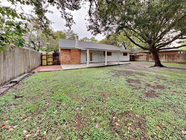 Building Photo - 10527 Mills Walk Dr