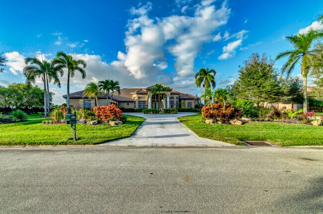 Building Photo - 8205 Woodsmuir Dr