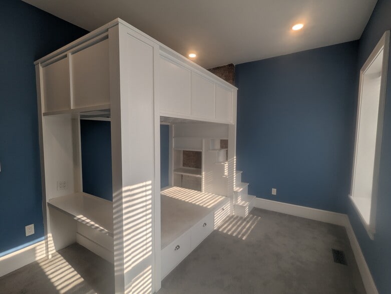 Bedroom (Queen bunk beds) - 35 Clinton Ave