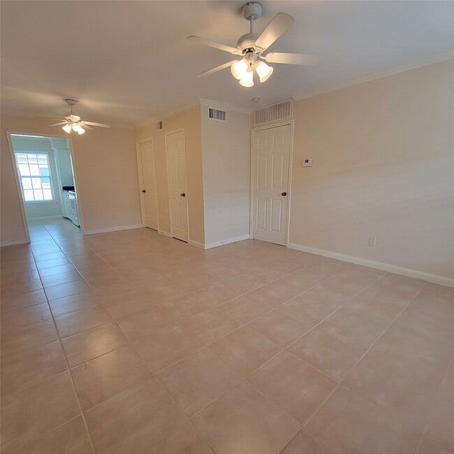 Building Photo - 1223 Augusta Dr