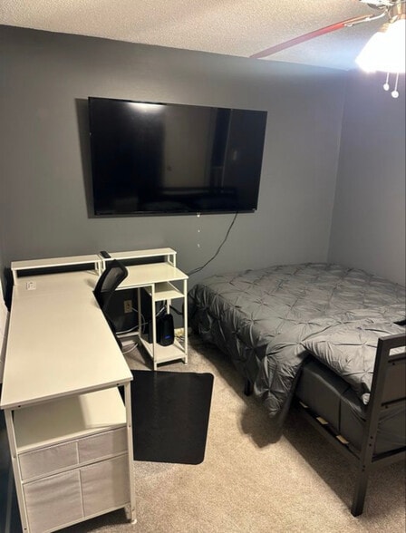 Building Photo - 15 Grove Park Rd