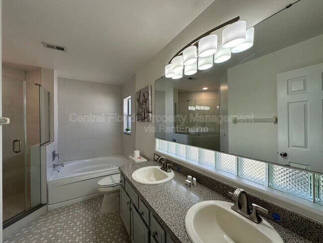 Building Photo - 1009 Lake Davenport Blvd