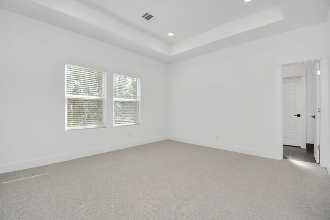 Building Photo - 778 W Tidwell Rd