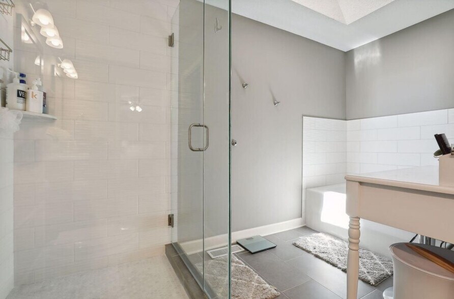 Building Photo - 6561 Promontory Dr