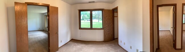 Building Photo - 201 Heather Ln