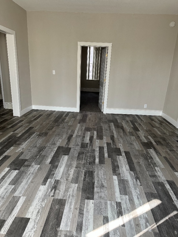 Building Photo - 1018 8th St S