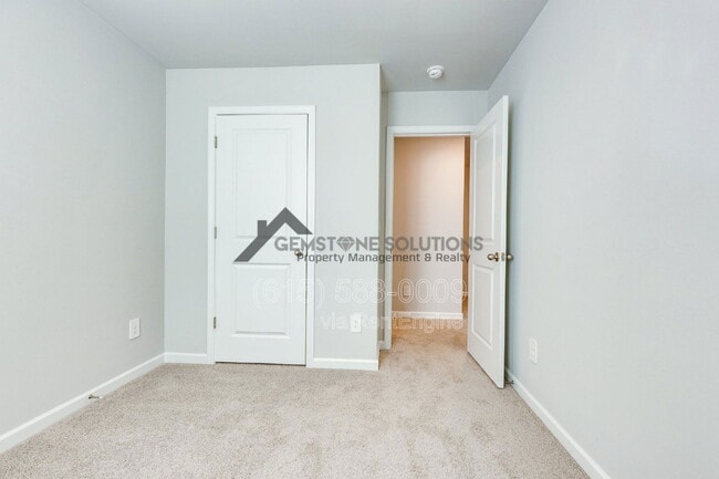 Building Photo - 4208 Oswin Dr