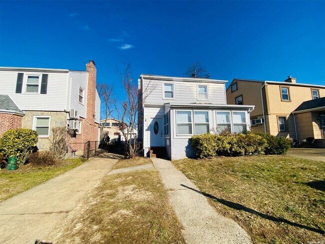 Building Photo - 75-09 177th St