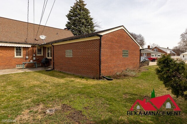 Building Photo - 3 br, 1.5 bath House - 22600 Outer Dr