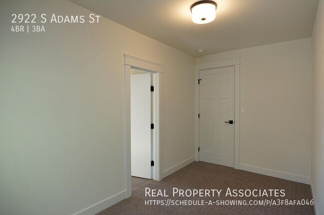 Building Photo - 2922 S Adams St