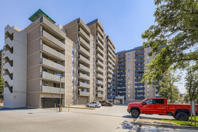 Building Photo - 601 W 11th Ave