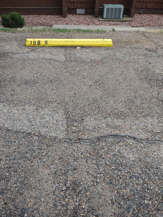 Building Photo - ALL PROSPECTIVE TENANTS MUST SUBMIT A $58 NON-REFUNDABLE APPLICATION FEE PER APPLICANT ONLINE AND...