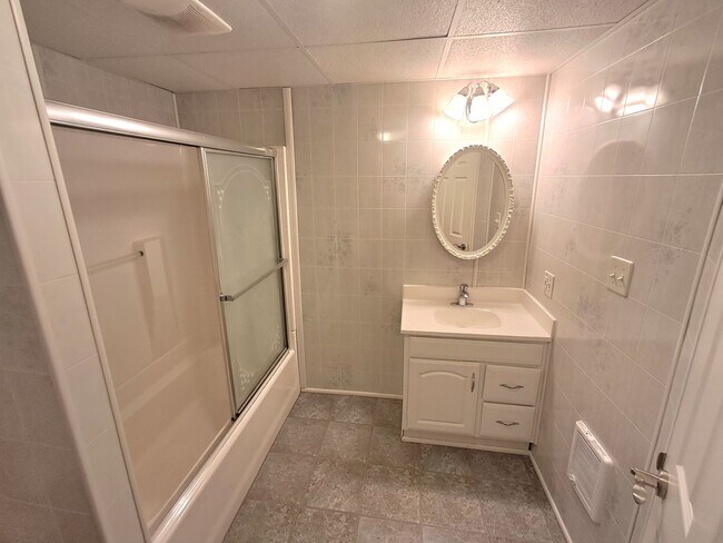 Building Photo - $3,200 -4 Bed / 3 Bath- Home with Fully Fe...