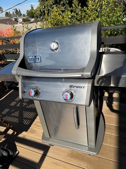 Outdoor BBQ - 11044 Aletta Ave