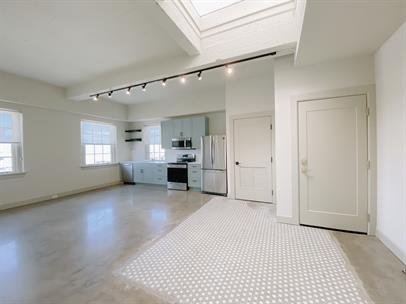 Building Photo - Sunbeam Home